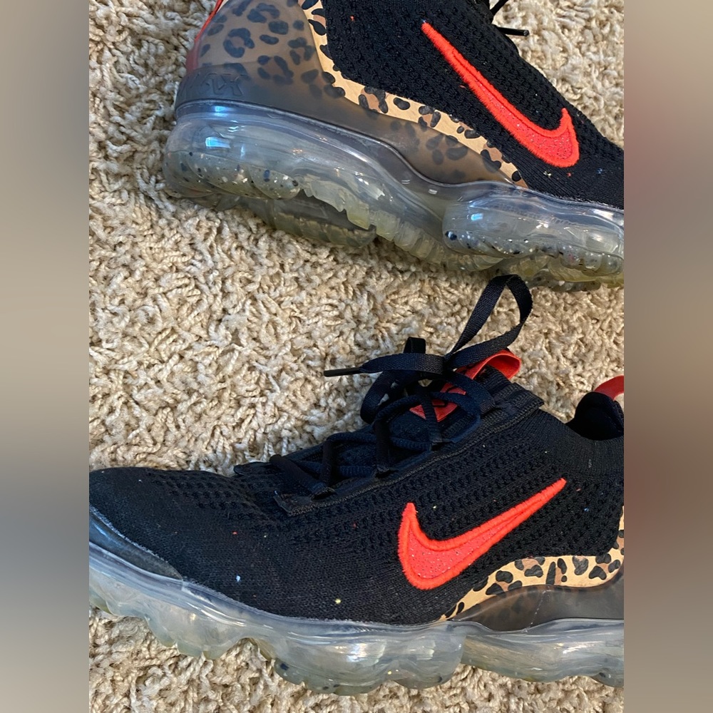 Nike VaporMax Shoes - Picture 15 of 16